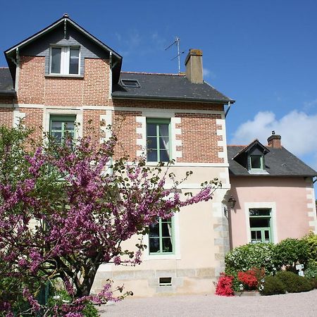 Chambres D'Hotes Du Chalet De Caharet Pipriac Buitenkant foto