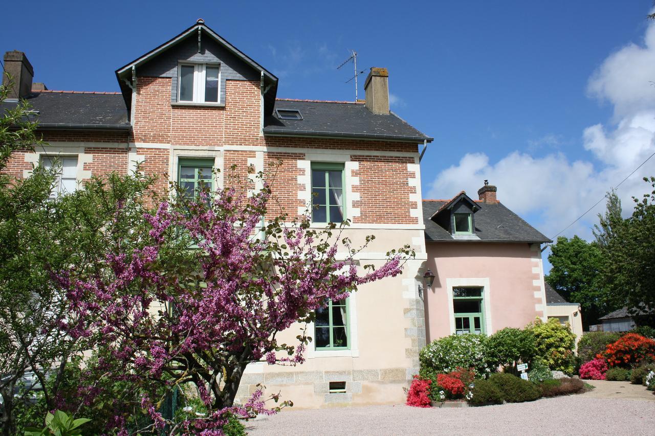 Chambres D'Hotes Du Chalet De Caharet Pipriac Buitenkant foto