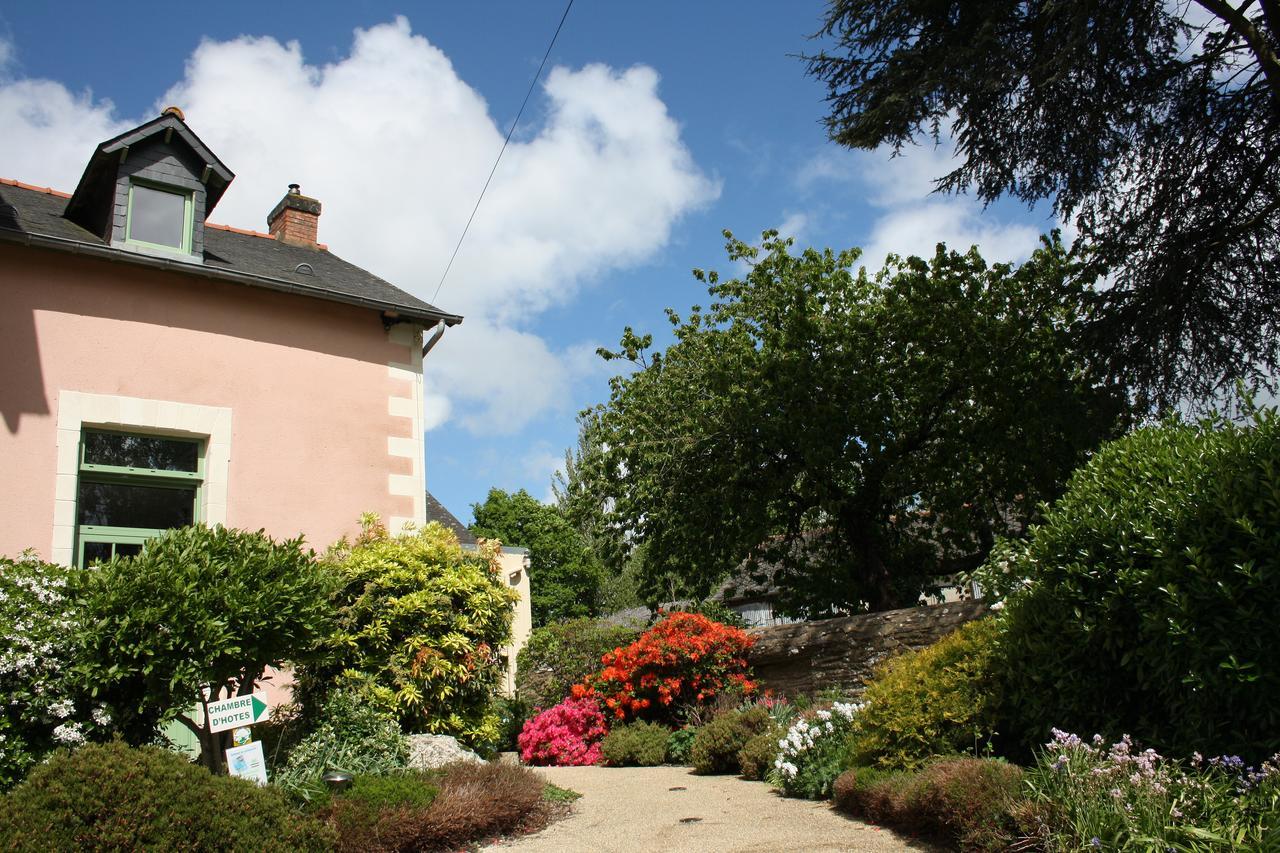 Chambres D'Hotes Du Chalet De Caharet Pipriac Buitenkant foto